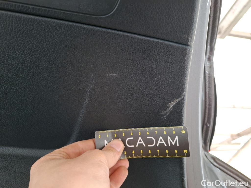  Mercedes  A-Klasse MERCEDES-BENZ Classe A Compact / 2018 / 5P / Berline A 180 d AMG Line 8G-DCT #15