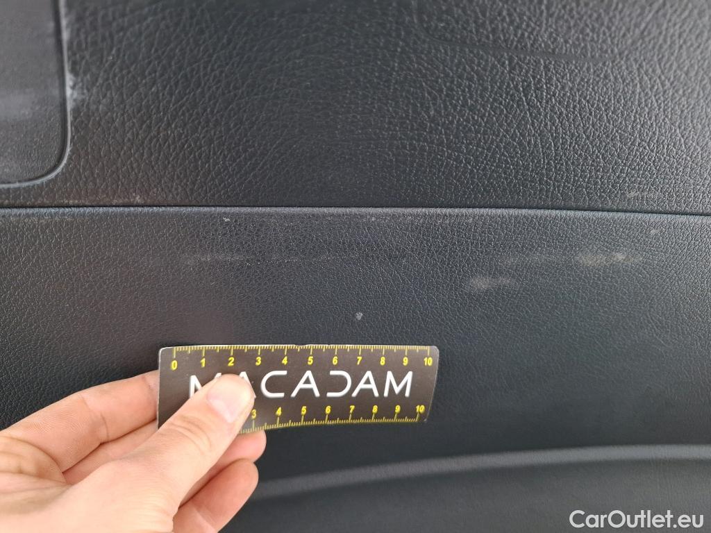  Mercedes  A-Klasse MERCEDES-BENZ Classe A Compact / 2018 / 5P / Berline A 180 d AMG Line 8G-DCT #12