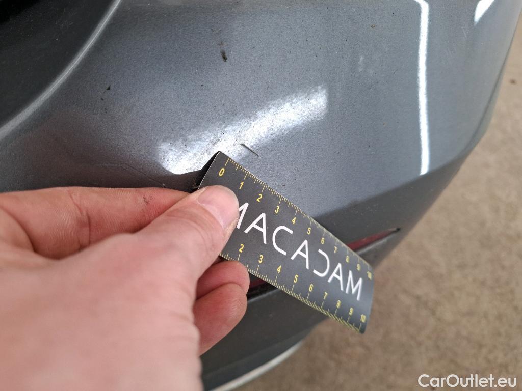  Mercedes  A-Klasse MERCEDES-BENZ Classe A Compact / 2018 / 5P / Berline A 180 d AMG Line 8G-DCT #9