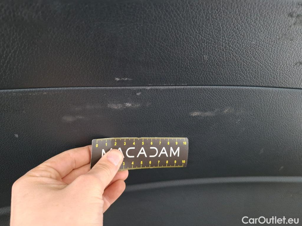  Mercedes  A-Klasse MERCEDES-BENZ Classe A Compact / 2018 / 5P / Berline A 180 d AMG Line 8G-DCT #13