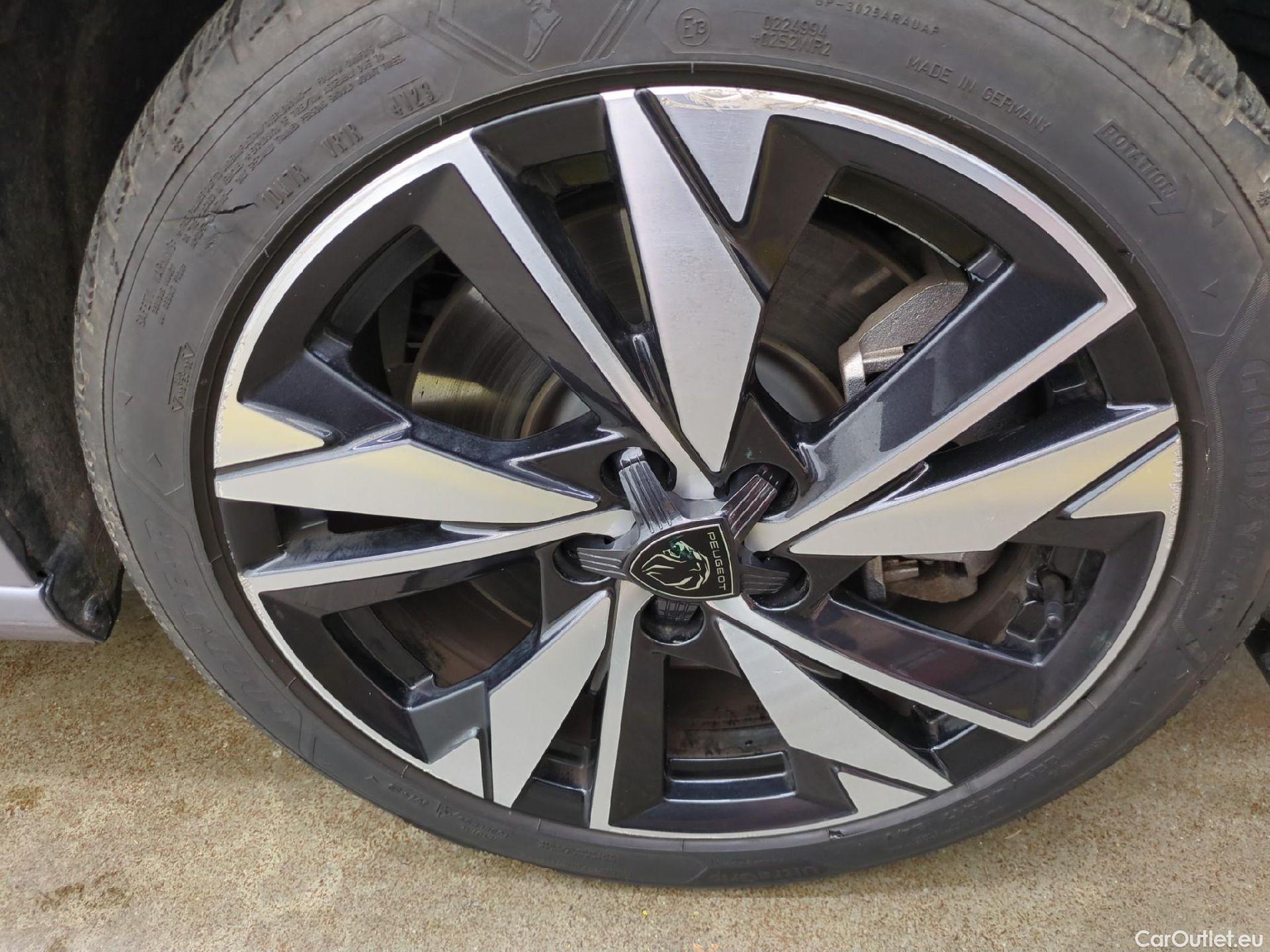  Peugeot  308  / 2021 / 5P / Berline PHEV 180 E-EAT8 ACTIVE PACK #3