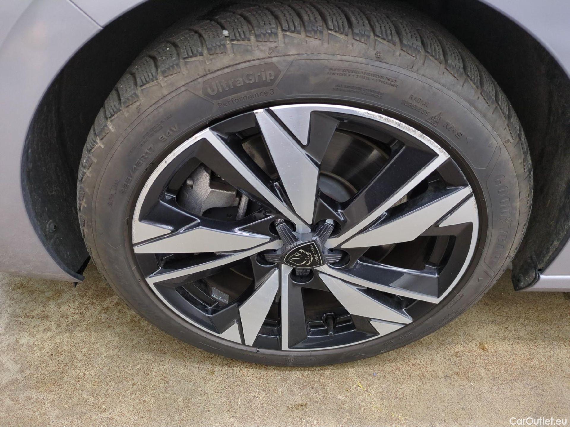  Peugeot  308  / 2021 / 5P / Berline PHEV 180 E-EAT8 ACTIVE PACK #8