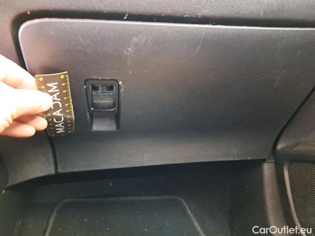  Peugeot  208  Active Pack 1.5 HDi 100CV BVM6 E6d #27