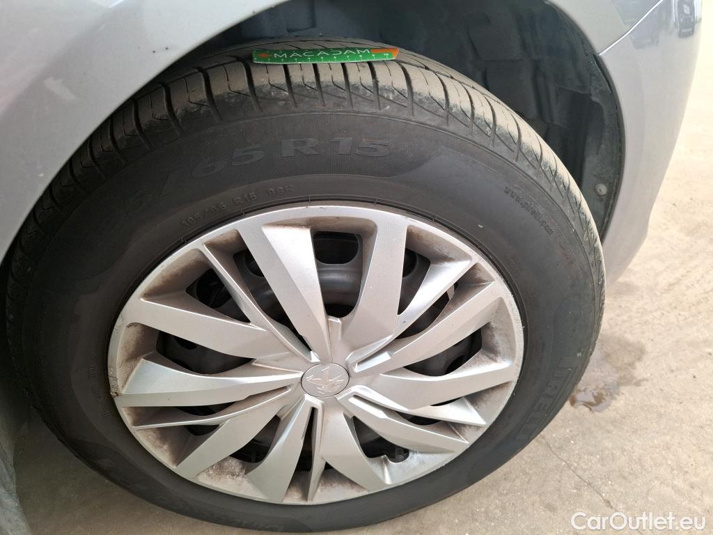  Peugeot  208  Premium 1.5 HDi 100CV BVM6 E6d #41