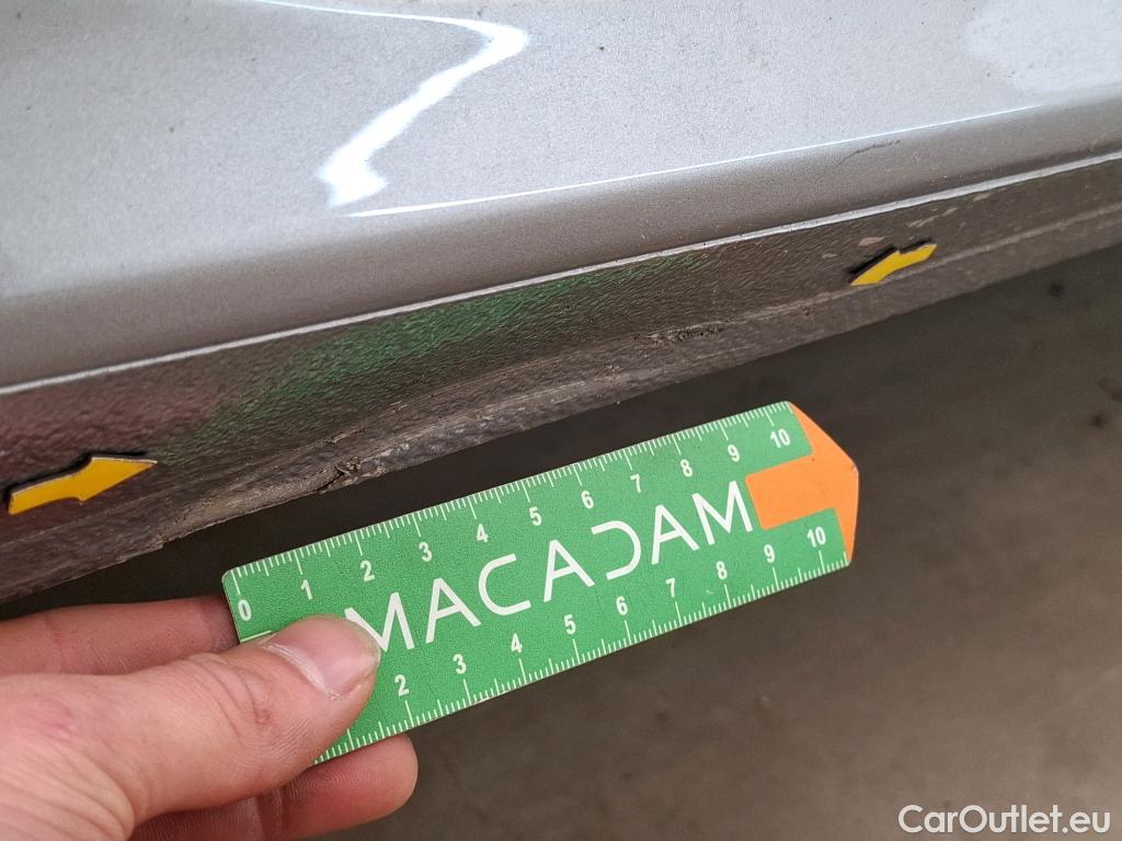  Peugeot  208  Premium 1.5 HDi 100CV BVM6 E6d #32