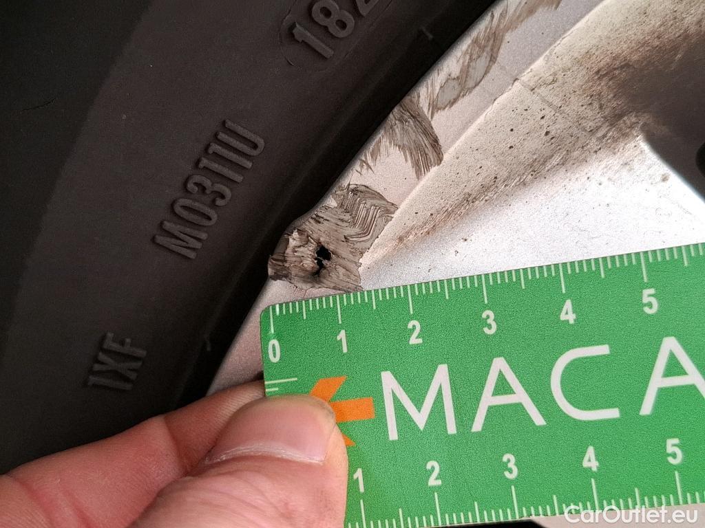  Peugeot  208  Premium 1.5 HDi 100CV BVM6 E6d #42