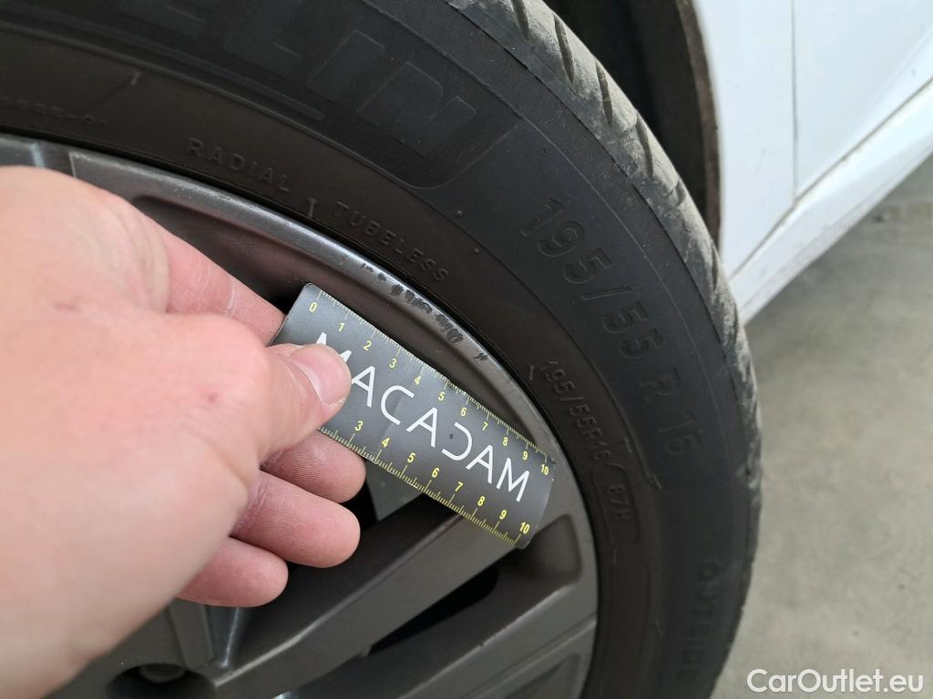  Peugeot  208  Active Pack 1.5 HDi 100CV BVM6 E6d #43