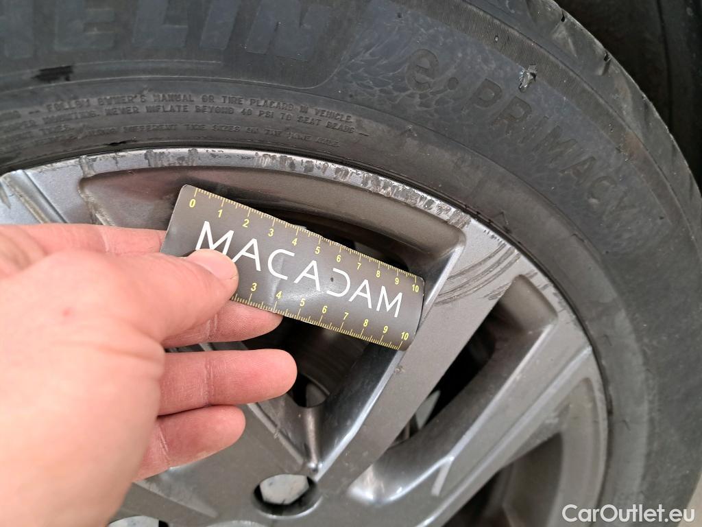  Peugeot  208  Active Pack 1.5 HDi 100CV BVM6 E6d #38