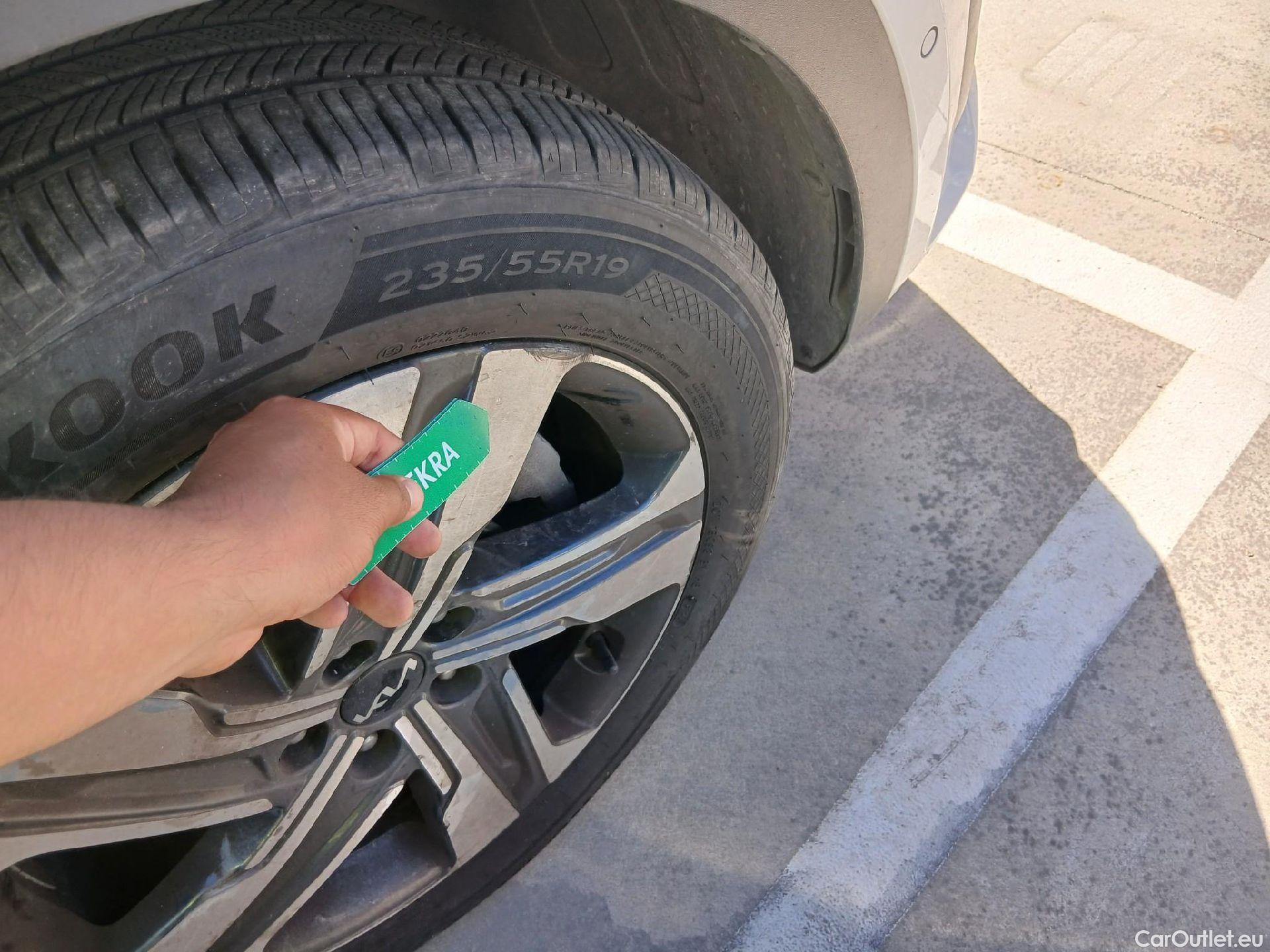  KIA  Sorento KIA  / 2020 / 5P / todoterreno 1.6 T-GDi HEV Emotion 4x2 7pl (P.Luxury) #23