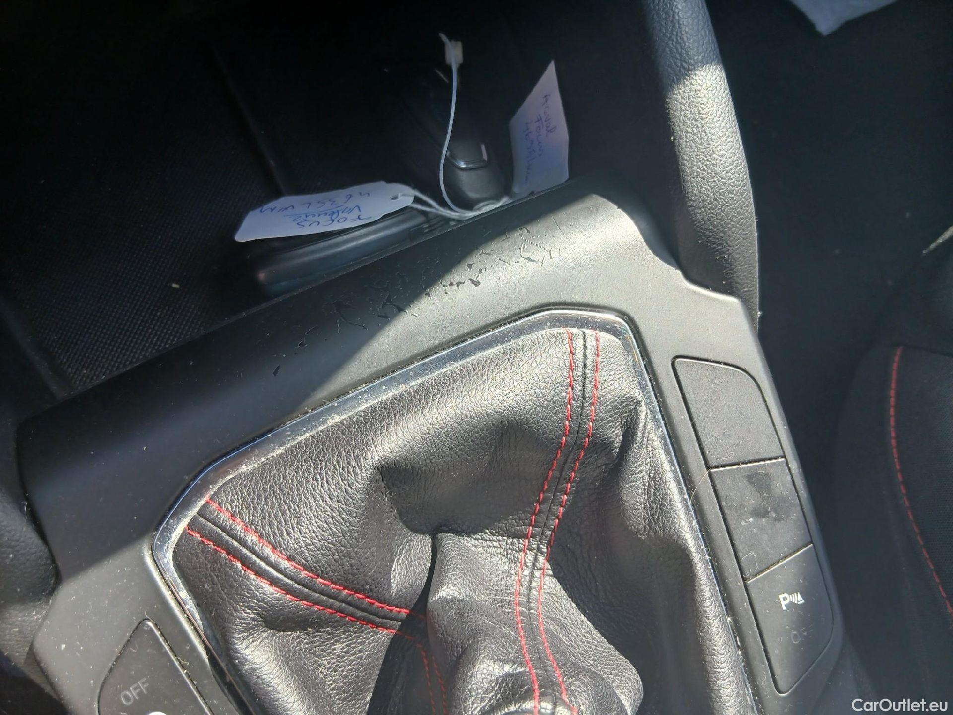  Ford  Focus FORD  / 2018 / 5P / berlina con portón 1.0 Ecoboost MHEV 92kW ST-Line #5