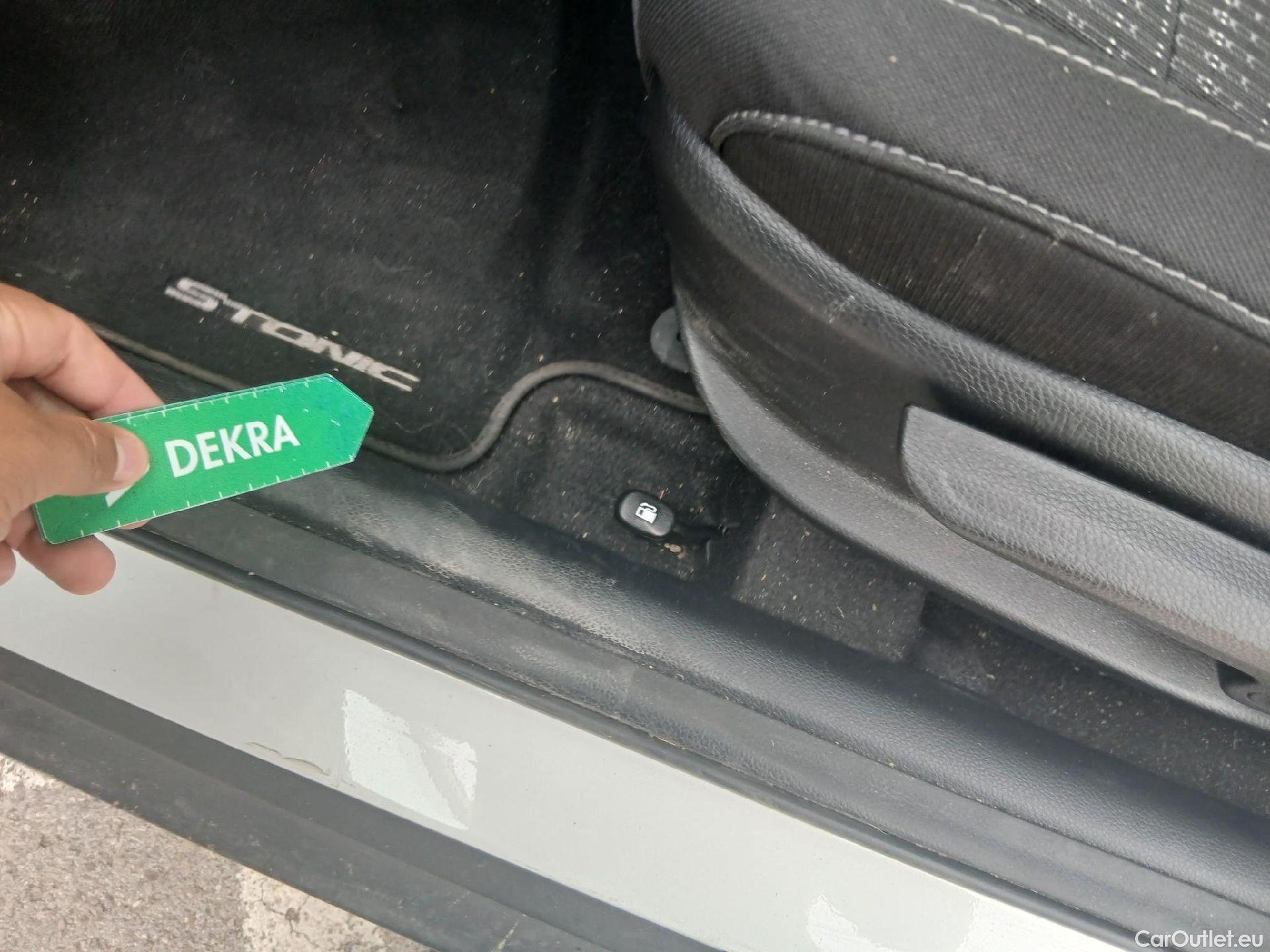  KIA  STONIC KIA  / 2017 / 5P / todoterreno 1.0 T-GDi 88kW (120CV) MHEV iMT Drive #2