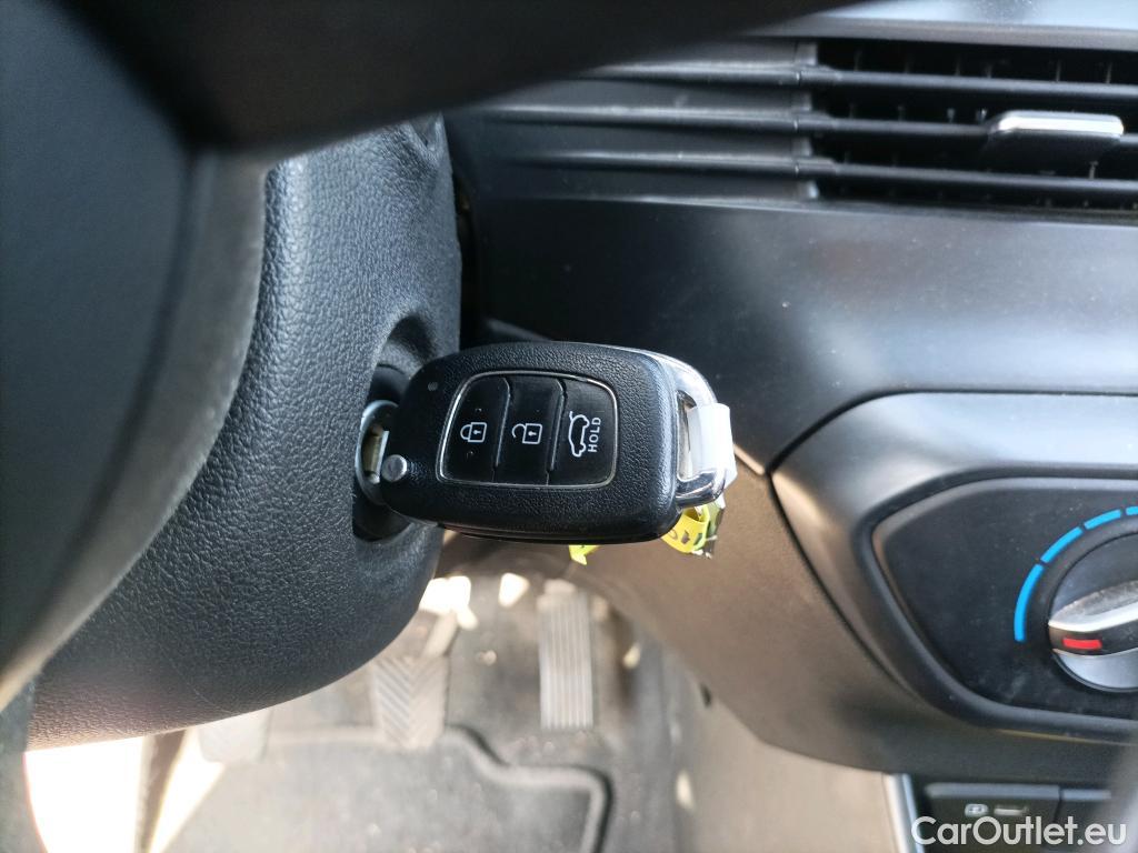  Hyundai  i20 HYUNDAI  / 2020 / 5P / berlina con portón 1.0 TGDI 74kW (100CV) 48V Essence #1