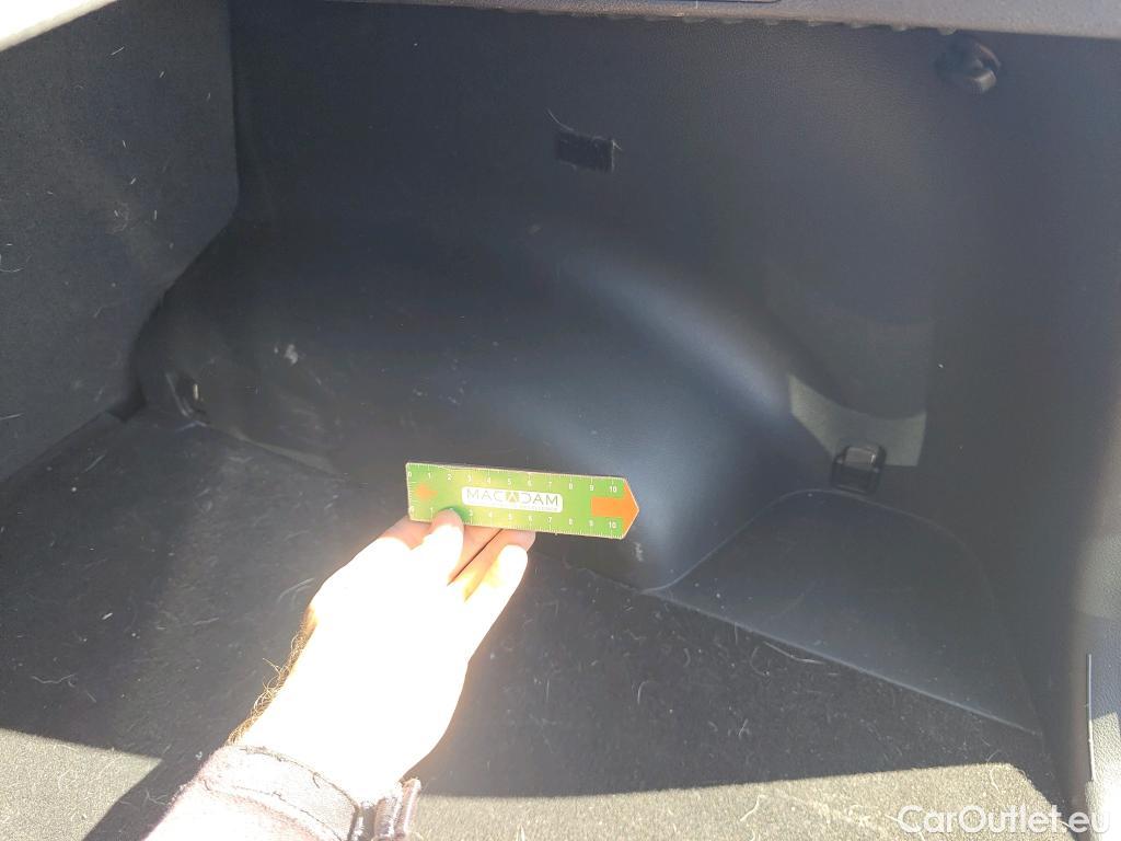  KIA  Sportage KIA  / 2022 / 5P / todoterreno 1.6 T-GDi 110kW (150CV) Concept 4x2 #40