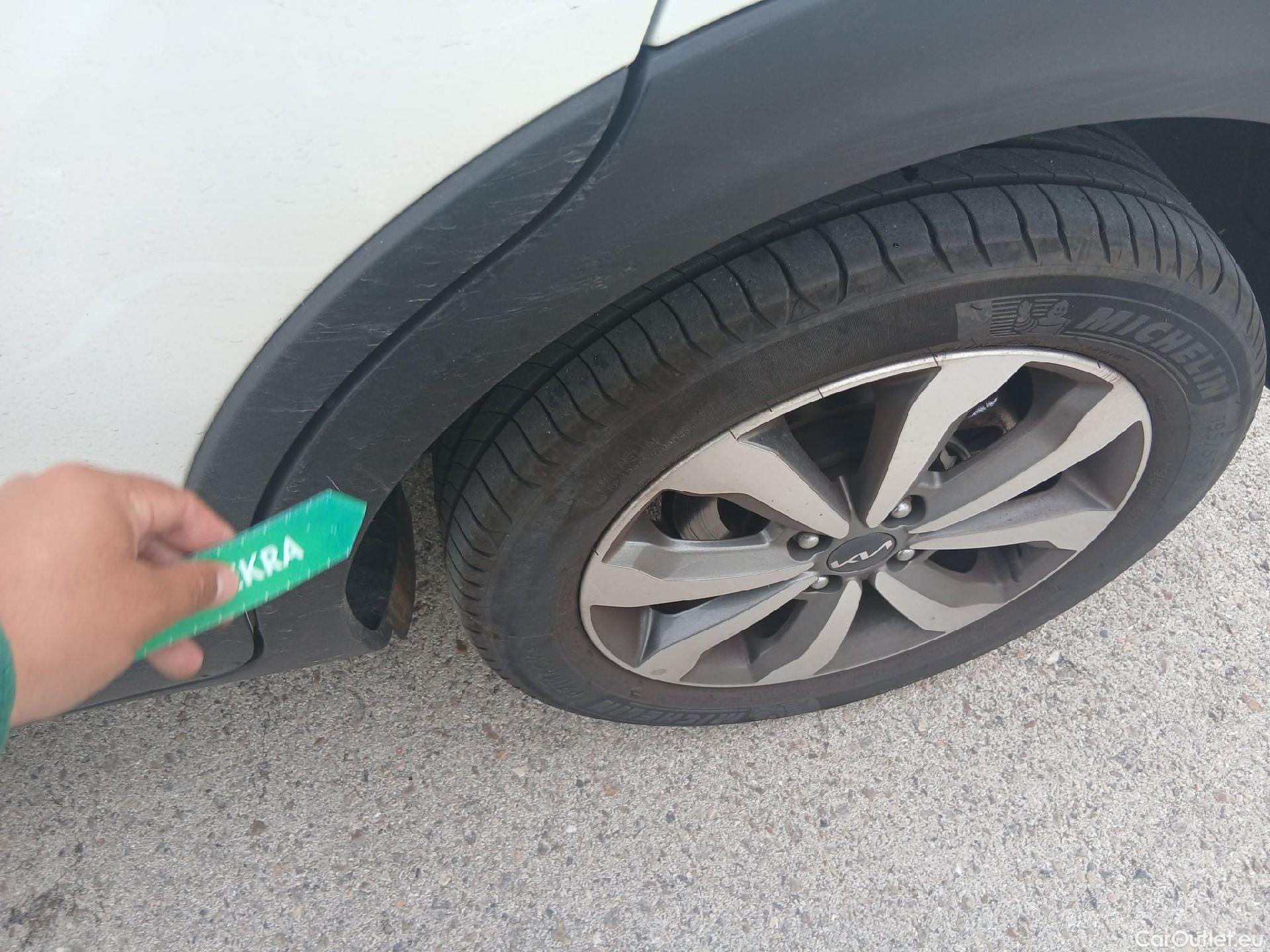  KIA  STONIC KIA  / 2017 / 5P / todoterreno 1.0 T-GDi 88kW (120CV) MHEV iMT Drive #13