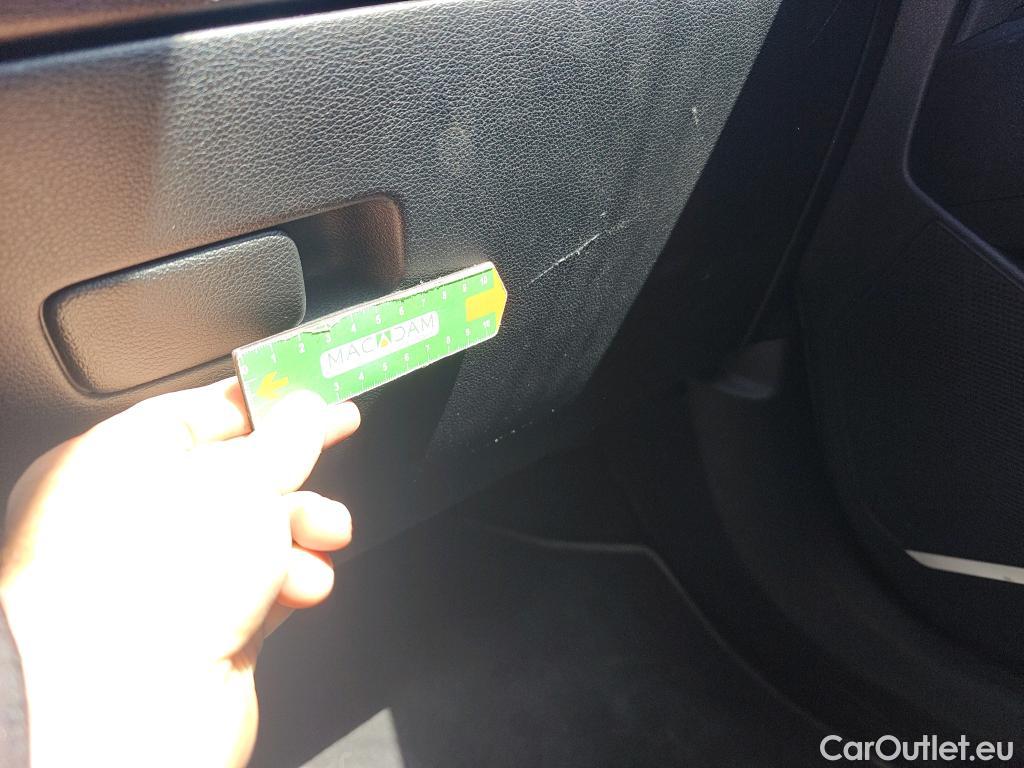  KIA  Sportage KIA  / 2022 / 5P / todoterreno 1.6 T-GDi 110kW (150CV) Concept 4x2 #48