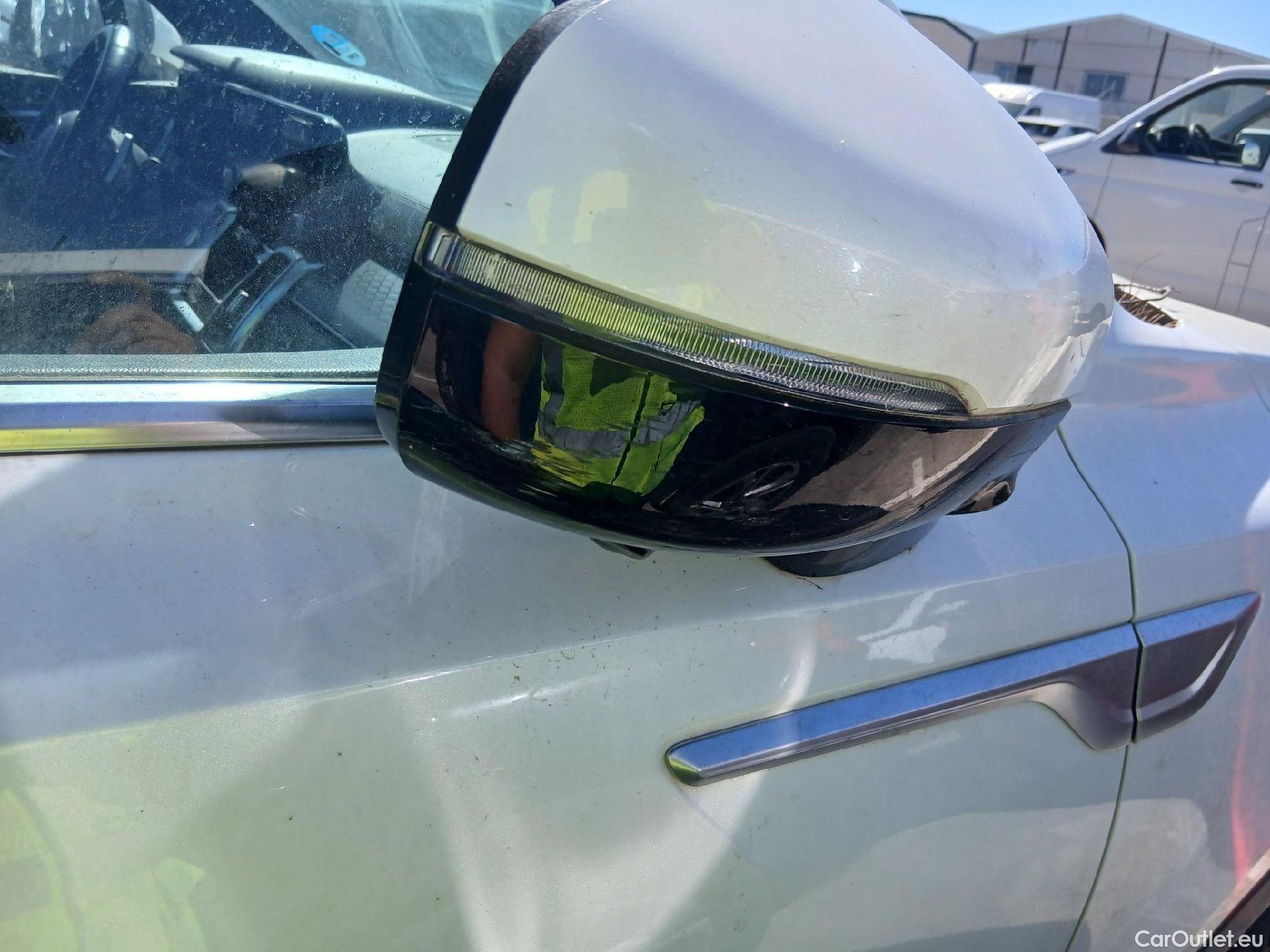  KIA  Sorento KIA  / 2020 / 5P / todoterreno 1.6 T-GDi HEV Emotion 4x2 7pl (P.Luxury) #21