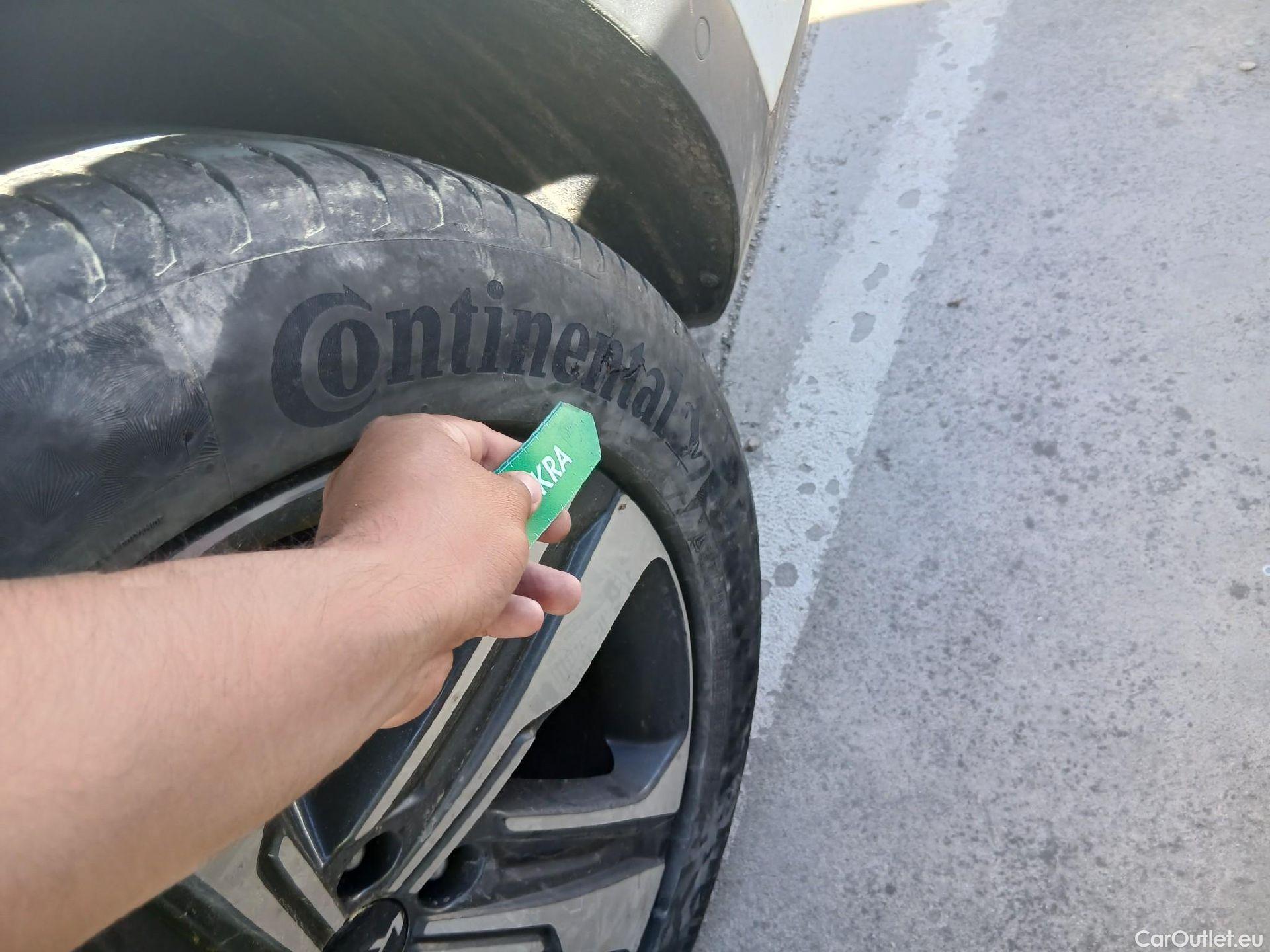  KIA  Sorento KIA  / 2020 / 5P / todoterreno 1.6 T-GDi HEV Emotion 4x2 7pl (P.Luxury) #7