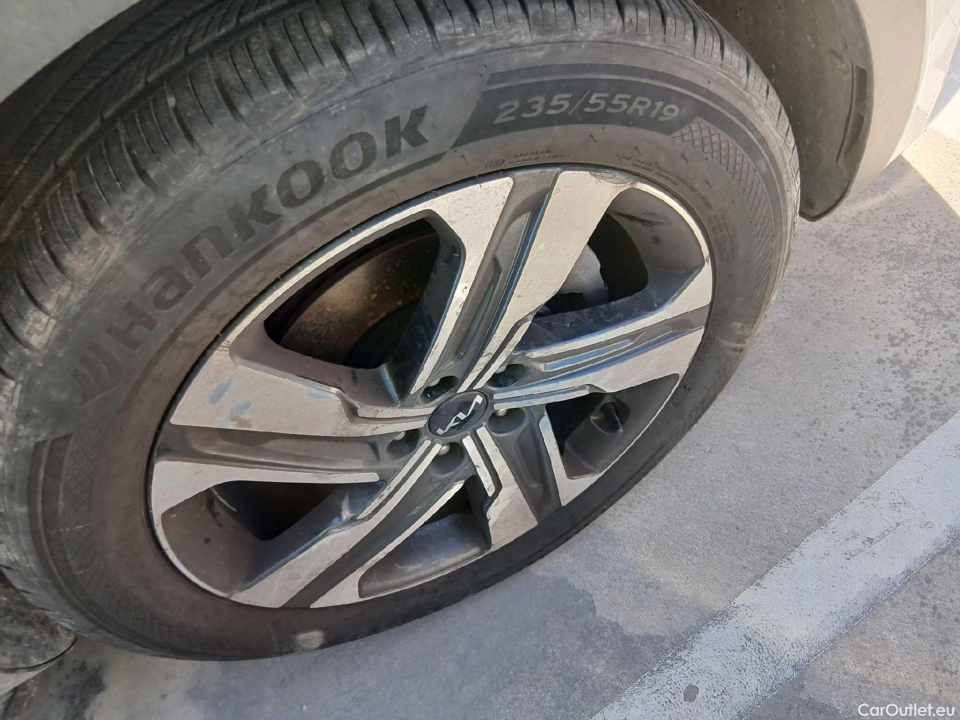  KIA  Sorento KIA  / 2020 / 5P / todoterreno 1.6 T-GDi HEV Emotion 4x2 7pl (P.Luxury) #24