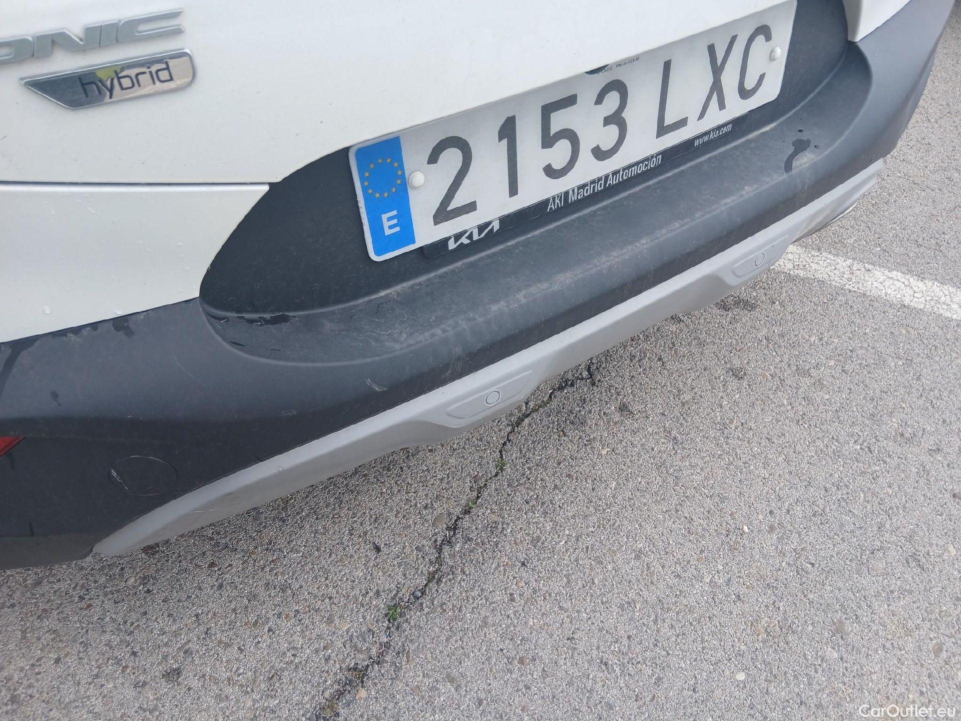  KIA  STONIC KIA  / 2017 / 5P / todoterreno 1.0 T-GDi 88kW (120CV) MHEV iMT Drive #18