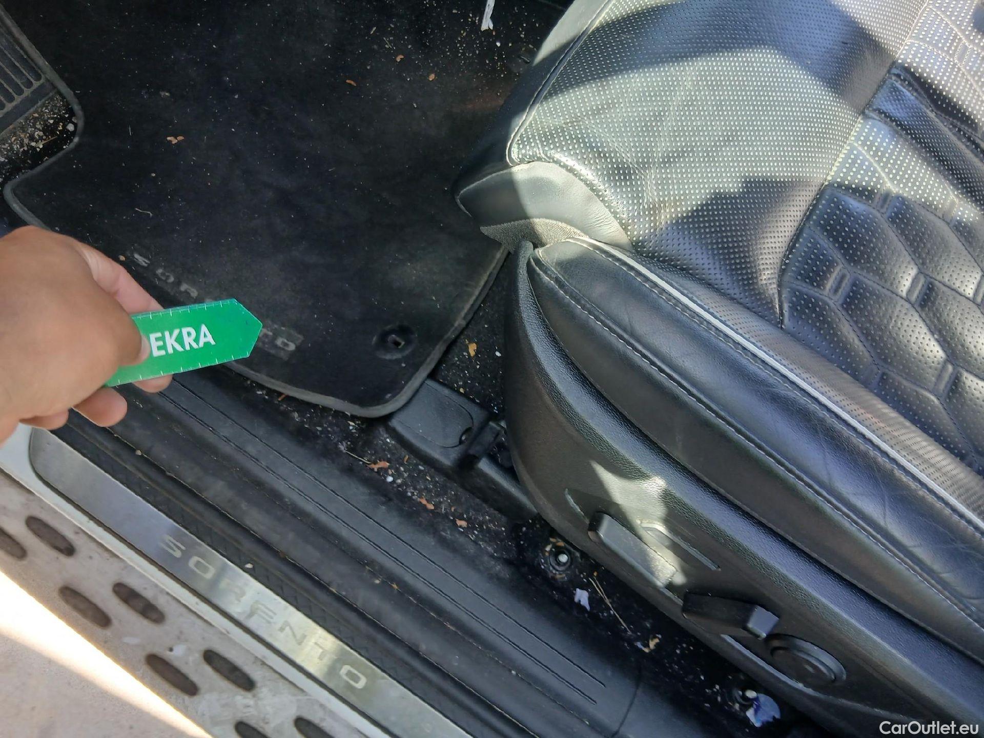  KIA  Sorento KIA  / 2020 / 5P / todoterreno 1.6 T-GDi HEV Emotion 4x2 7pl (P.Luxury) #26