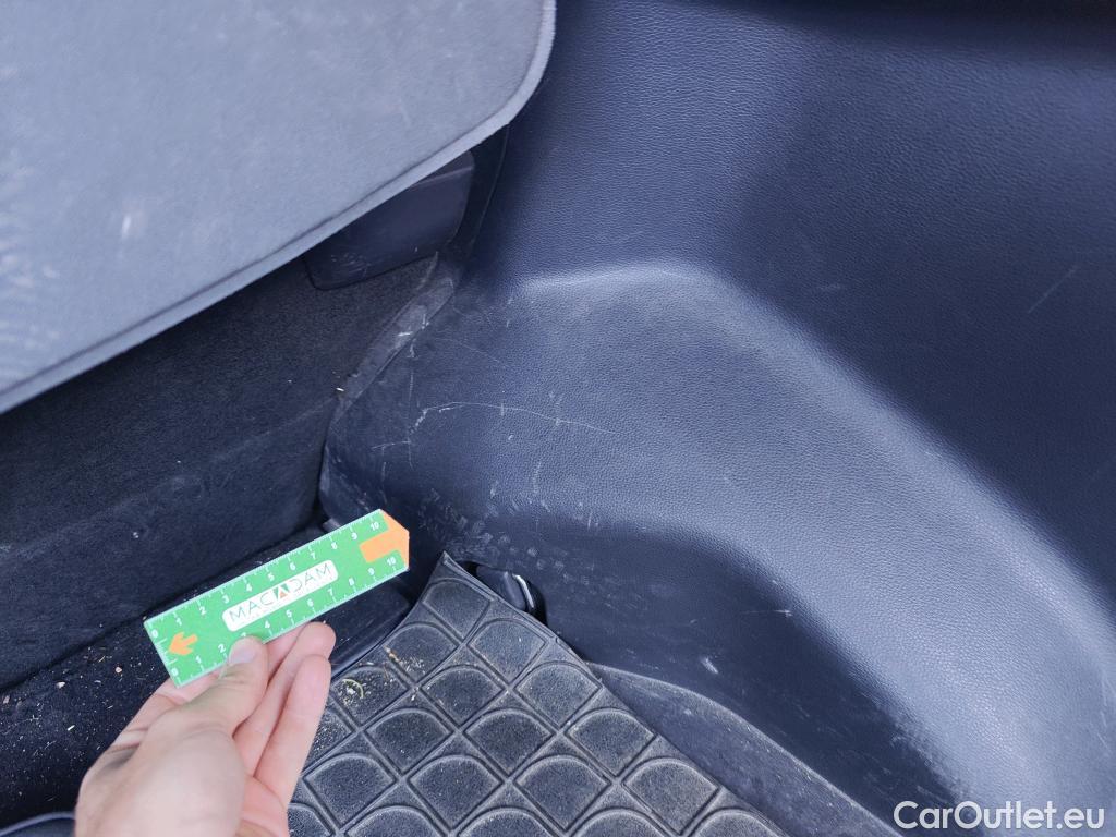  Toyota  RAV4 TOYOTA  / 2018 / 5P / todoterreno 2.5l 220H Advance 4WD #12