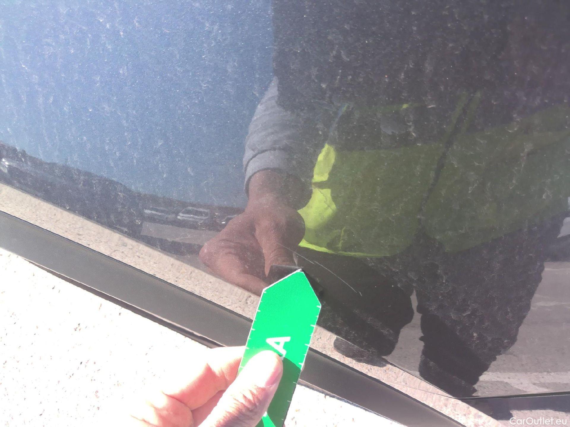  Peugeot  2008 PEUGEOT  / 2019 / 5P / todoterreno Active BlueHDI 81kW (110CV) #23