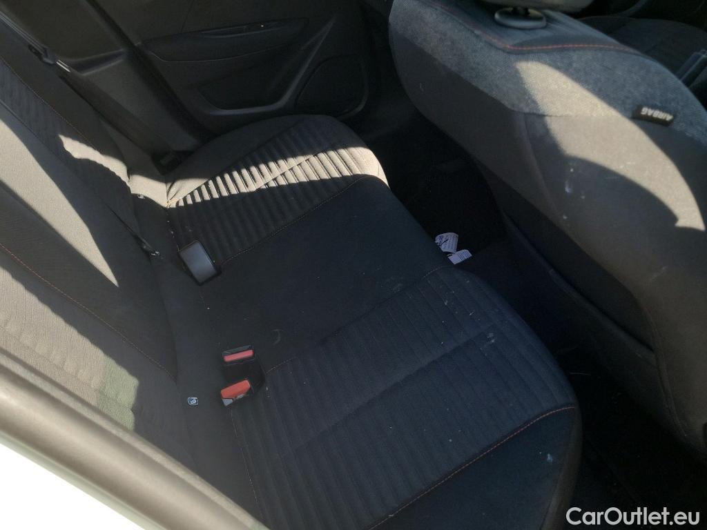  Peugeot  208 PEUGEOT  / 2019 / 5P / berlina con portón BlueHDi 73kW (100CV) Active Pack (AC) #23