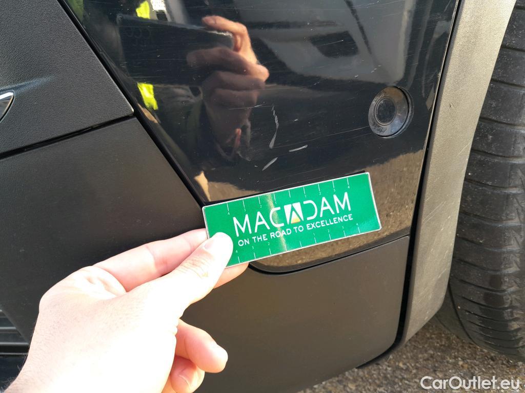  Peugeot  3008 PEUGEOT  / 2016 / 5P / todoterreno 1.5 BlueHDi 96kW S&S GT Line EAT8 #25