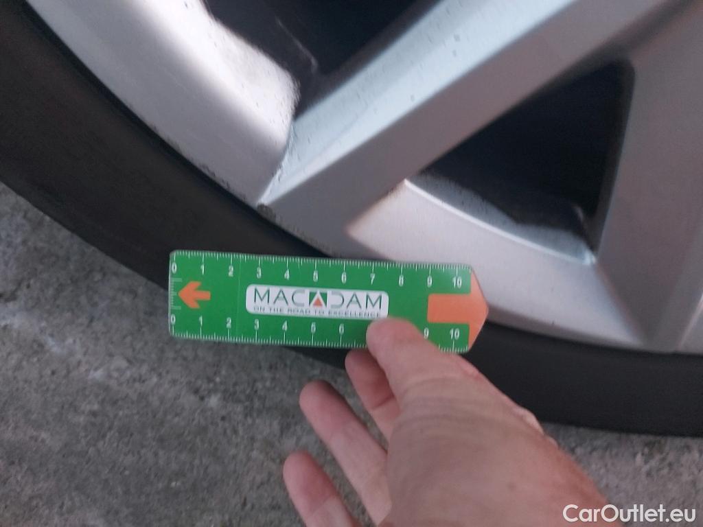  Seat  Leon SEAT Nuevo León / 2020 / 5P / berlina con portón 1.5 TSI 96kW S&S Style Go(SP) #4