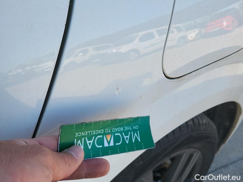  Peugeot  208 PEUGEOT  / 2019 / 5P / berlina con portón BlueHDi 73kW (100CV) Active Pack (AC) #26