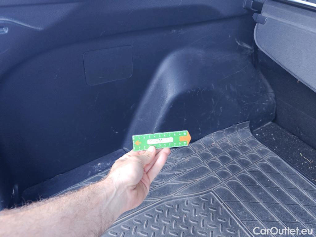  Toyota  RAV4 TOYOTA  / 2018 / 5P / todoterreno 2.5l 220H Advance 4WD #14