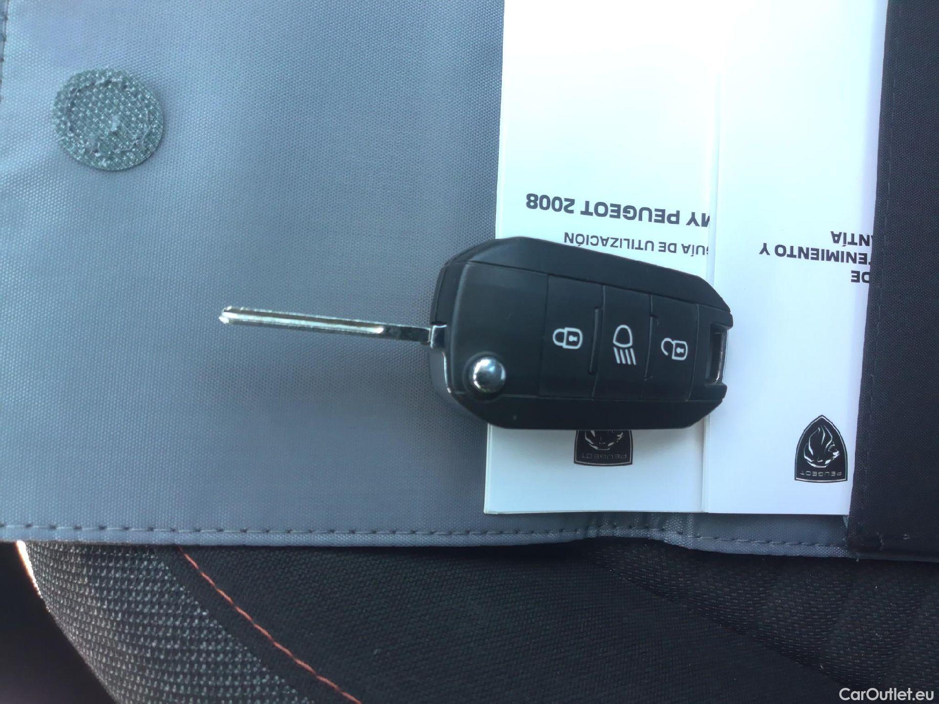  Peugeot  2008 PEUGEOT  / 2019 / 5P / todoterreno Active BlueHDI 81kW (110CV) #1