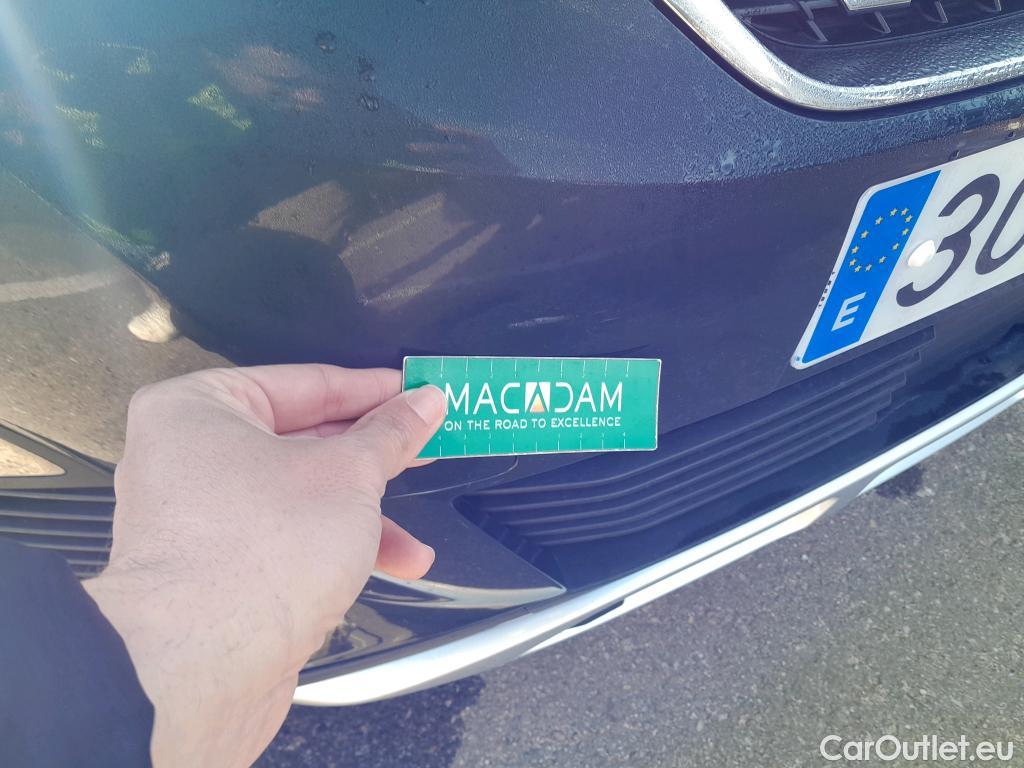  Peugeot  3008 PEUGEOT  / 2016 / 5P / todoterreno 1.5 BlueHDi 96kW S&S GT Line EAT8 #26