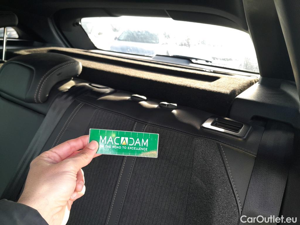  Peugeot  3008 PEUGEOT  / 2016 / 5P / todoterreno 1.5 BlueHDi 96kW S&S GT Line EAT8 #1