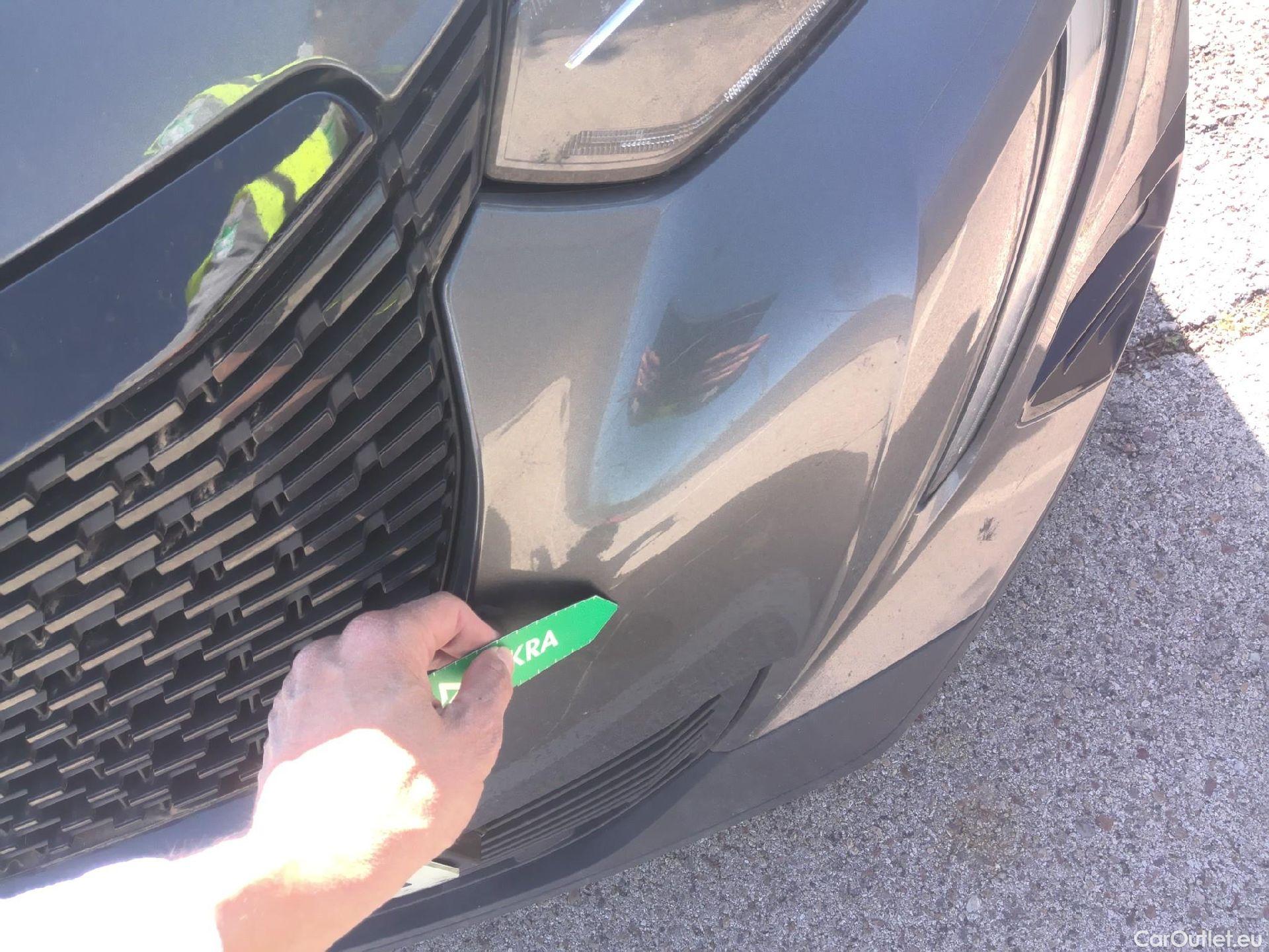  Peugeot  2008 PEUGEOT  / 2019 / 5P / todoterreno Active BlueHDI 81kW (110CV) #5