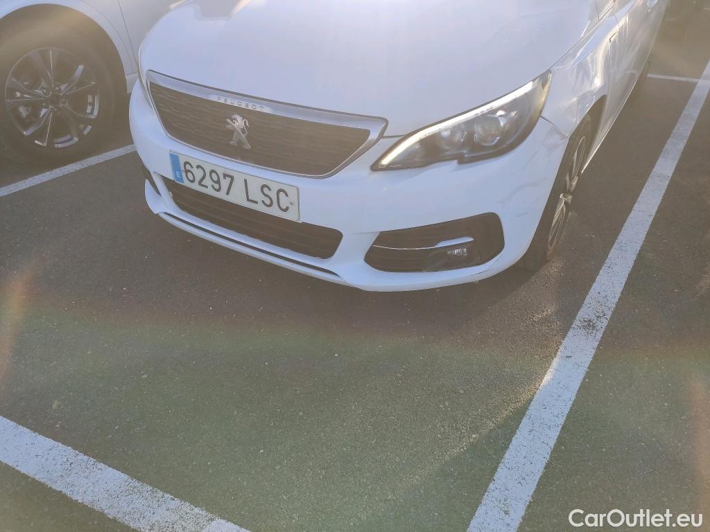  Peugeot  308 PEUGEOT  / 2017 / 5P / berlina con portón 5p Style BlueHDi 130 S&S #7