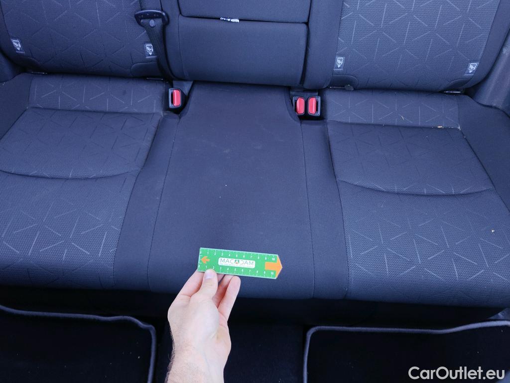  Toyota  RAV4 TOYOTA  / 2018 / 5P / todoterreno 2.5l 220H Advance 4WD #6