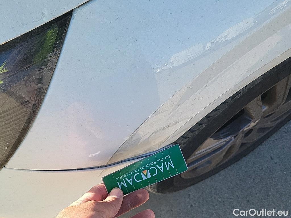  Peugeot  208 PEUGEOT  / 2019 / 5P / berlina con portón BlueHDi 73kW (100CV) Active Pack (AC) #16