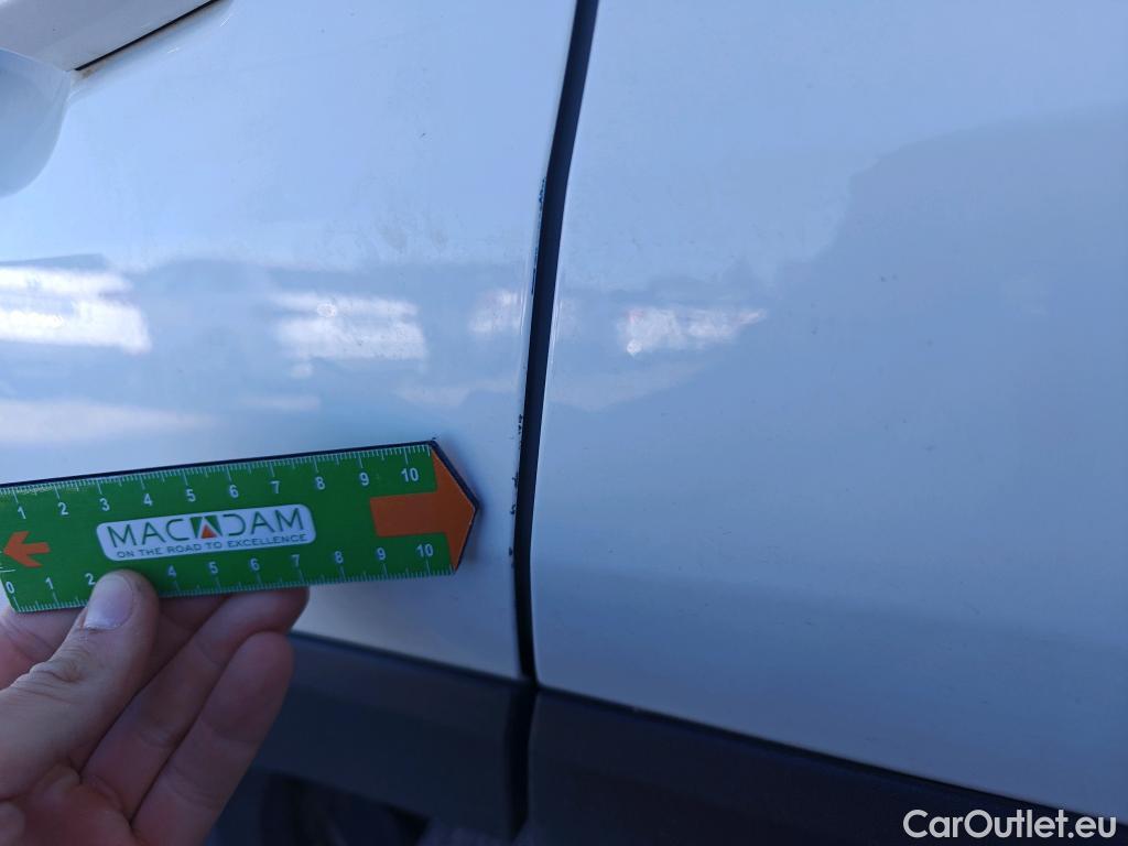  Toyota  RAV4 TOYOTA  / 2018 / 5P / todoterreno 2.5l 220H Advance 4WD #43