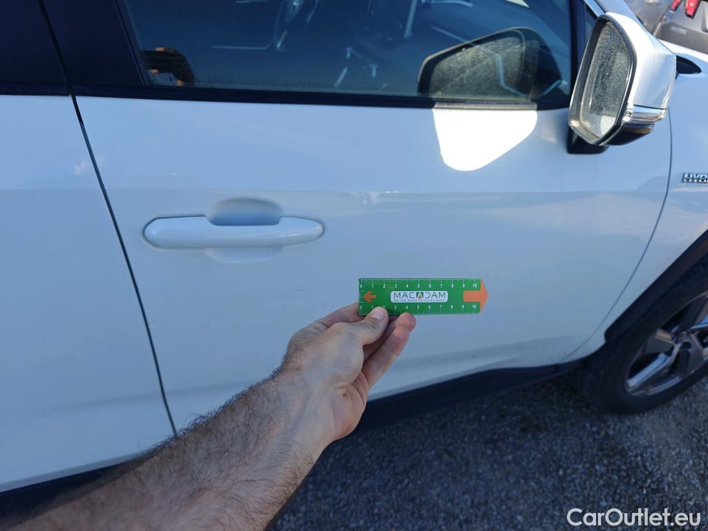  Toyota  RAV4 TOYOTA  / 2018 / 5P / todoterreno 2.5l 220H Advance 4WD #37