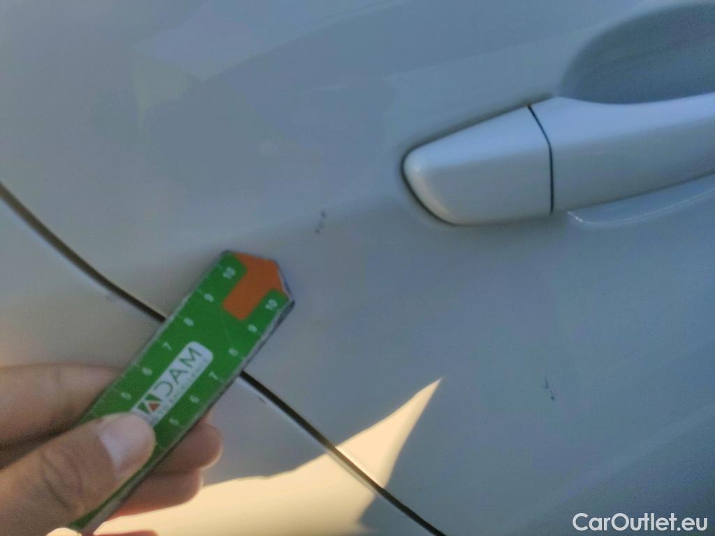  Peugeot  308 PEUGEOT  / 2017 / 5P / berlina con portón 5p Style BlueHDi 130 S&S #12