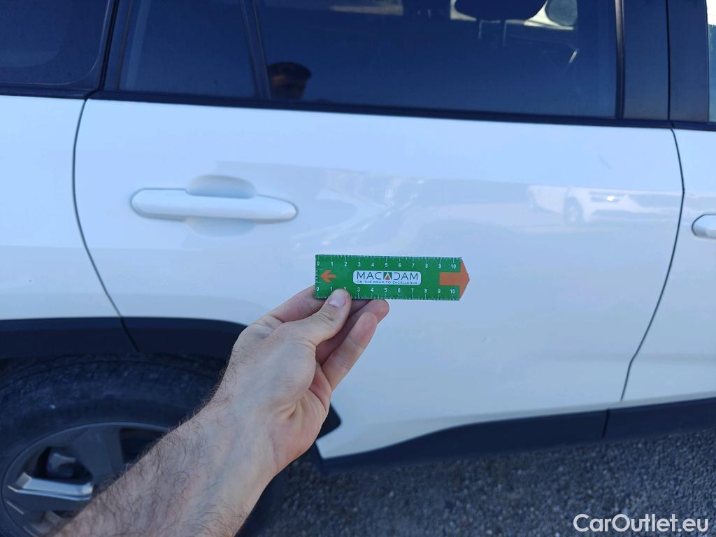  Toyota  RAV4 TOYOTA  / 2018 / 5P / todoterreno 2.5l 220H Advance 4WD #35