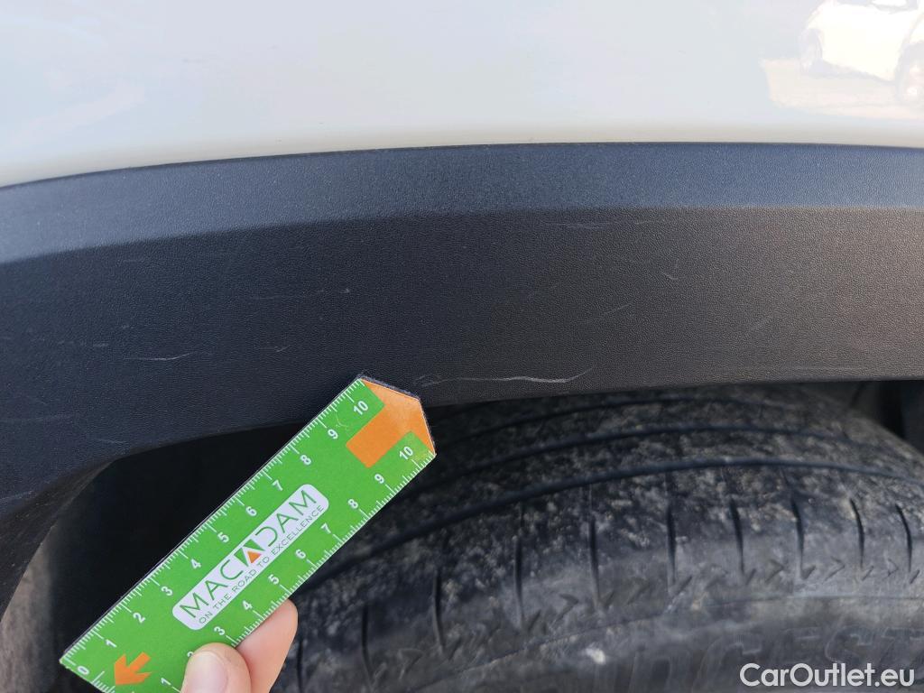  Toyota  RAV4 TOYOTA  / 2018 / 5P / todoterreno 2.5l 220H Advance 4WD #30