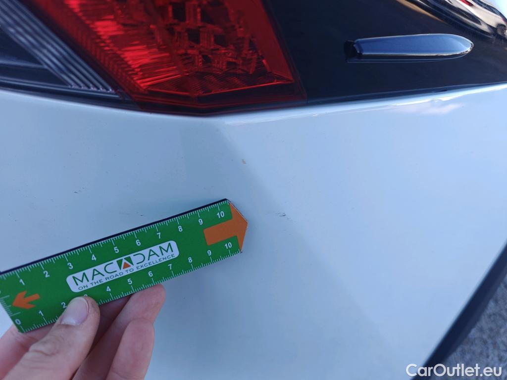  Toyota  RAV4 TOYOTA  / 2018 / 5P / todoterreno 2.5l 220H Advance 4WD #34