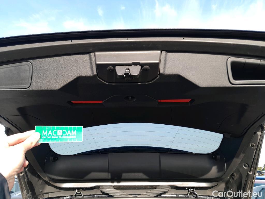  Peugeot  3008 PEUGEOT  / 2016 / 5P / todoterreno 1.5 BlueHDi 96kW S&S GT Line EAT8 #18