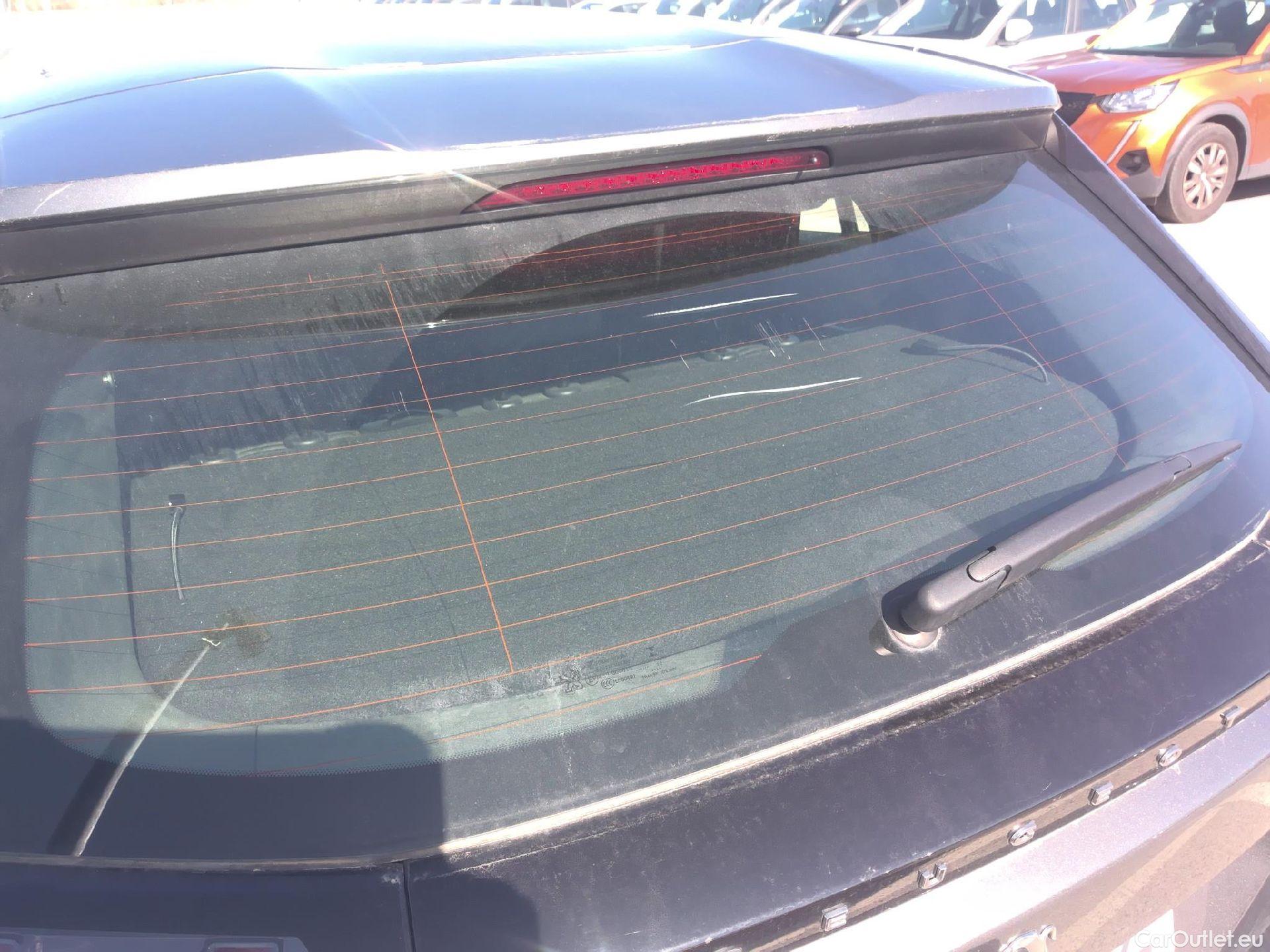  Peugeot  2008 PEUGEOT  / 2019 / 5P / todoterreno Active BlueHDI 81kW (110CV) #13