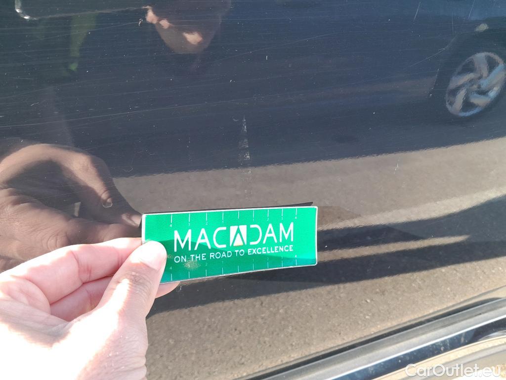  Peugeot  3008 PEUGEOT  / 2016 / 5P / todoterreno 1.5 BlueHDi 96kW S&S GT Line EAT8 #9