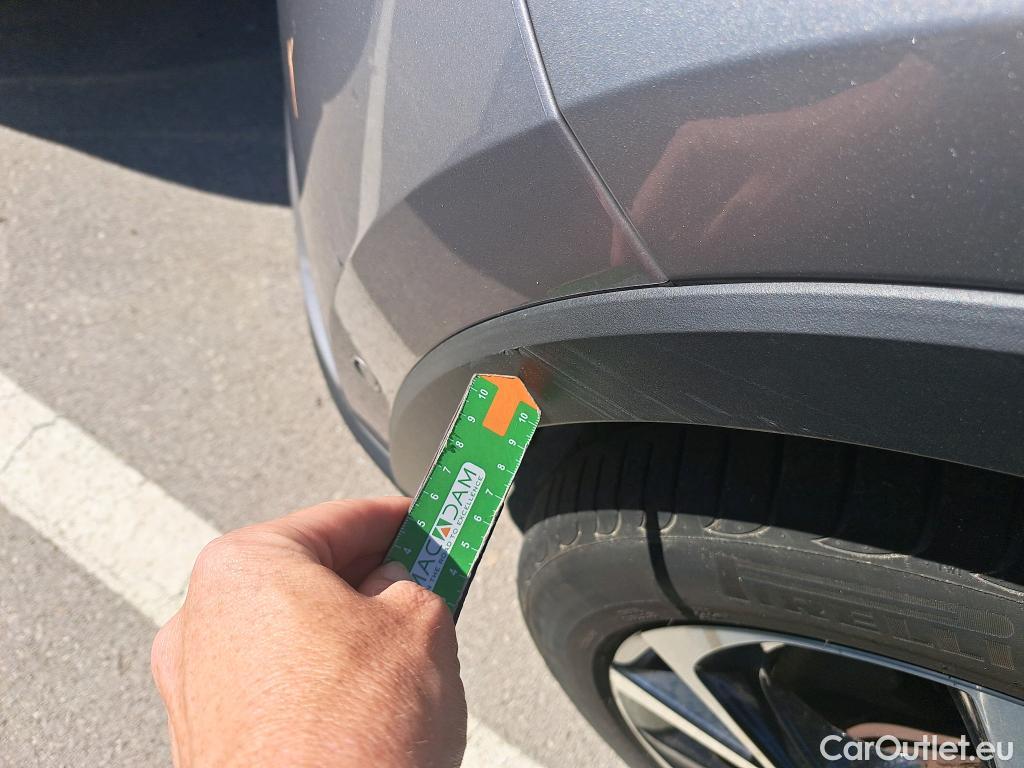  Toyota  C-HR TOYOTA  / 2016 / 5P / todoterreno 1.8 125H Advance (CX) #37