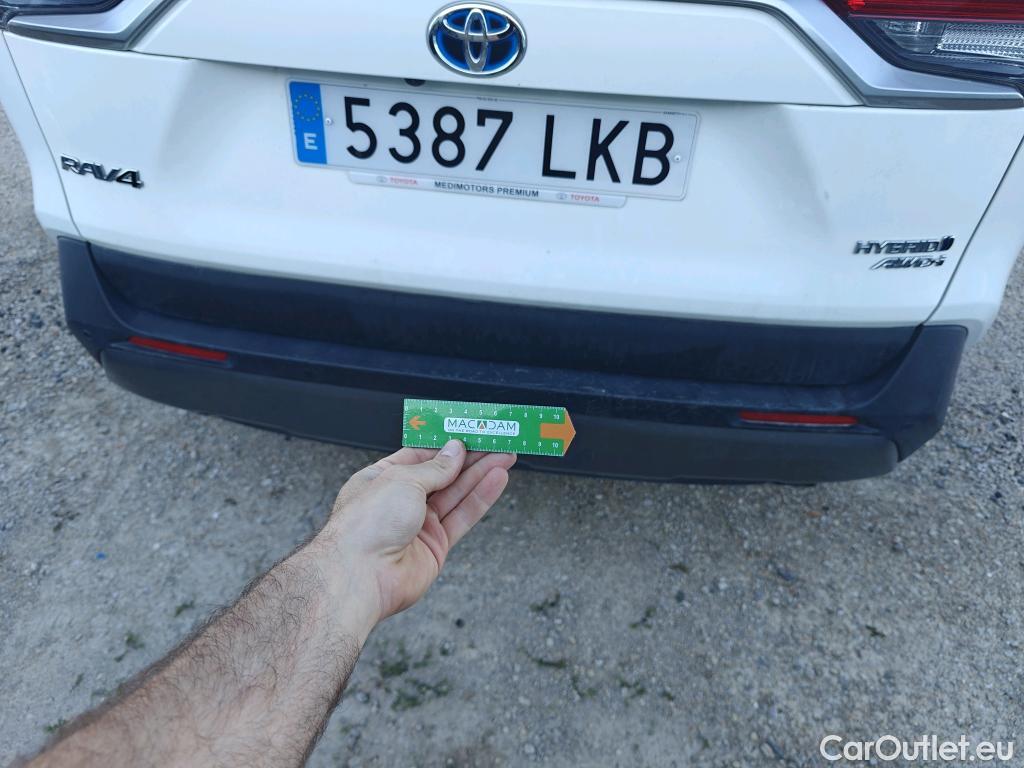  Toyota  RAV4 TOYOTA  / 2018 / 5P / todoterreno 2.5l 220H Advance 4WD #23