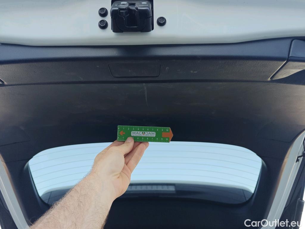  Toyota  RAV4 TOYOTA  / 2018 / 5P / todoterreno 2.5l 220H Advance 4WD #16